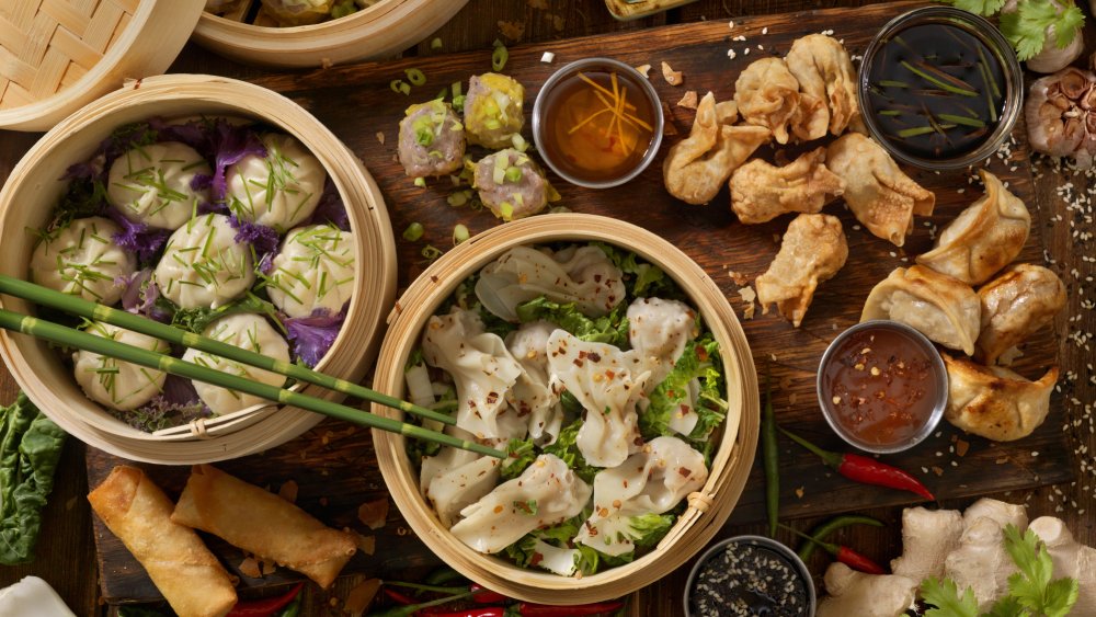 Mesa de comida típica china - La Despensería