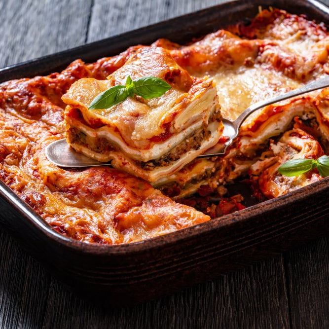 Lasañas de carne italianas con bechamel gratinadas al horno - La Despensería
