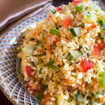 Tabulé de cuscús - ensalada mediterránea fría con verduras frescas - La Despensería
